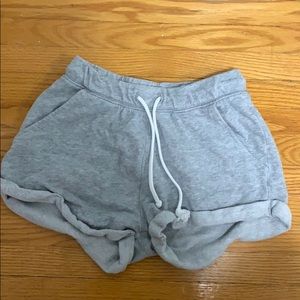 Divided H&M grey shorts